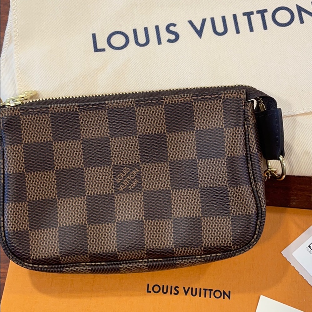 Louis Vuitton Damier Ebene Mini Pochette